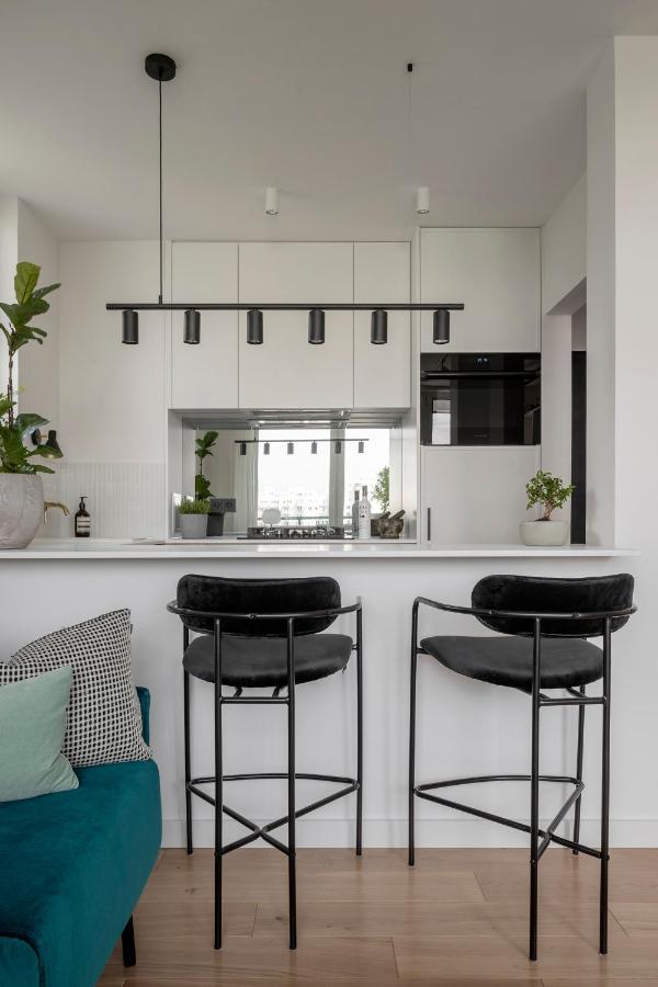 Stylowy Apartament Przy Metrze Варшава Екстериор снимка