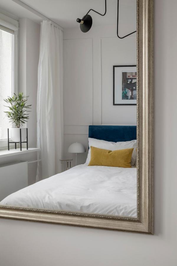 Stylowy Apartament Przy Metrze Варшава Екстериор снимка