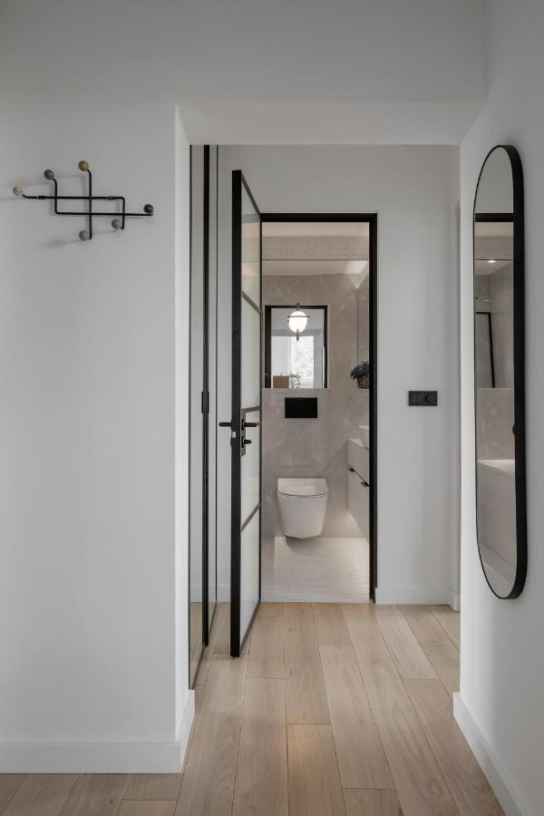 Stylowy Apartament Przy Metrze Варшава Екстериор снимка