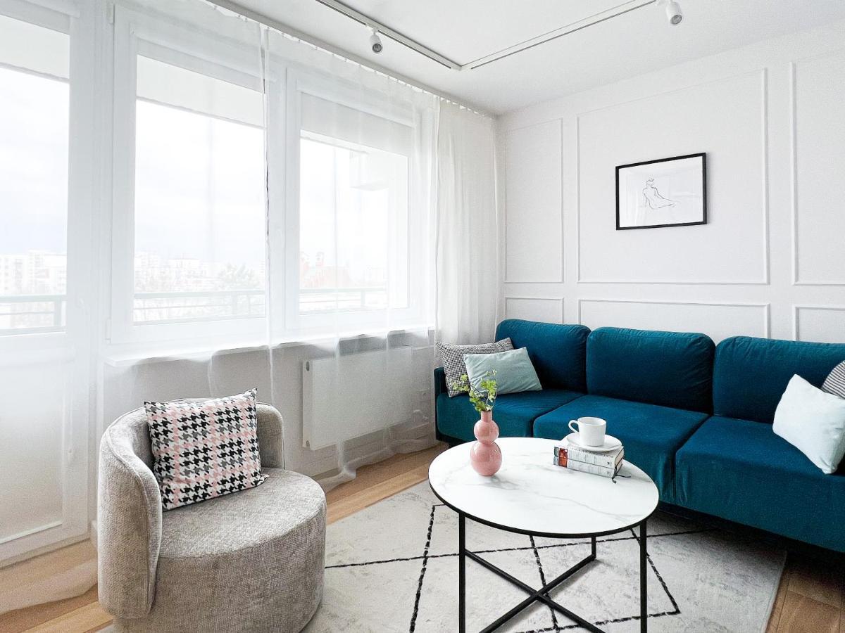Stylowy Apartament Przy Metrze Варшава Екстериор снимка