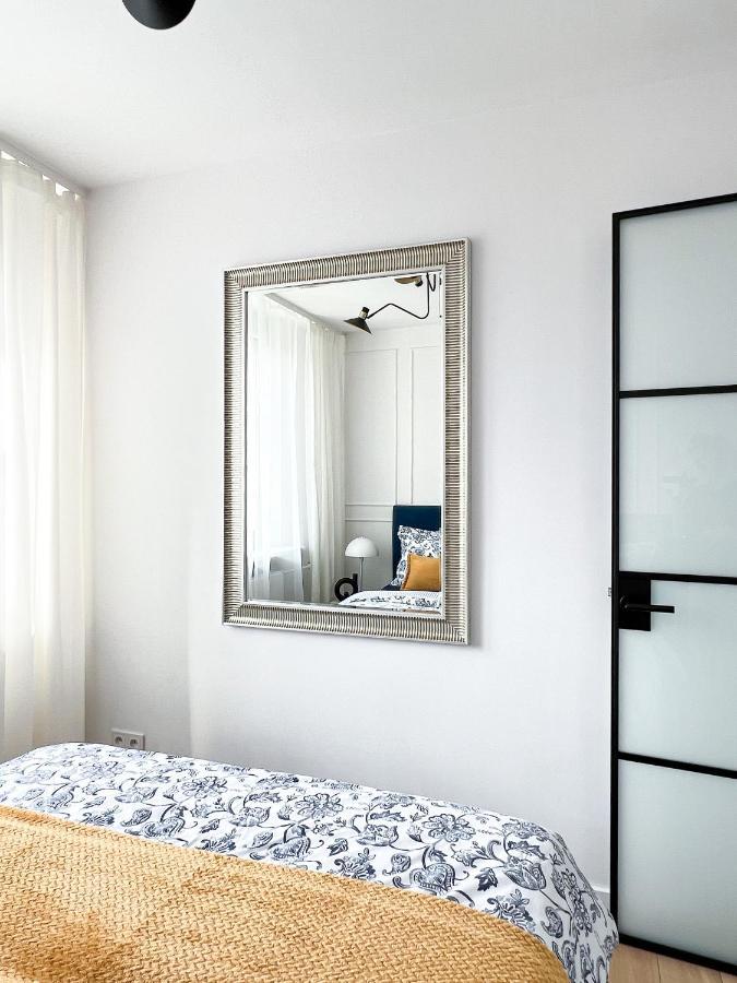 Stylowy Apartament Przy Metrze Варшава Екстериор снимка