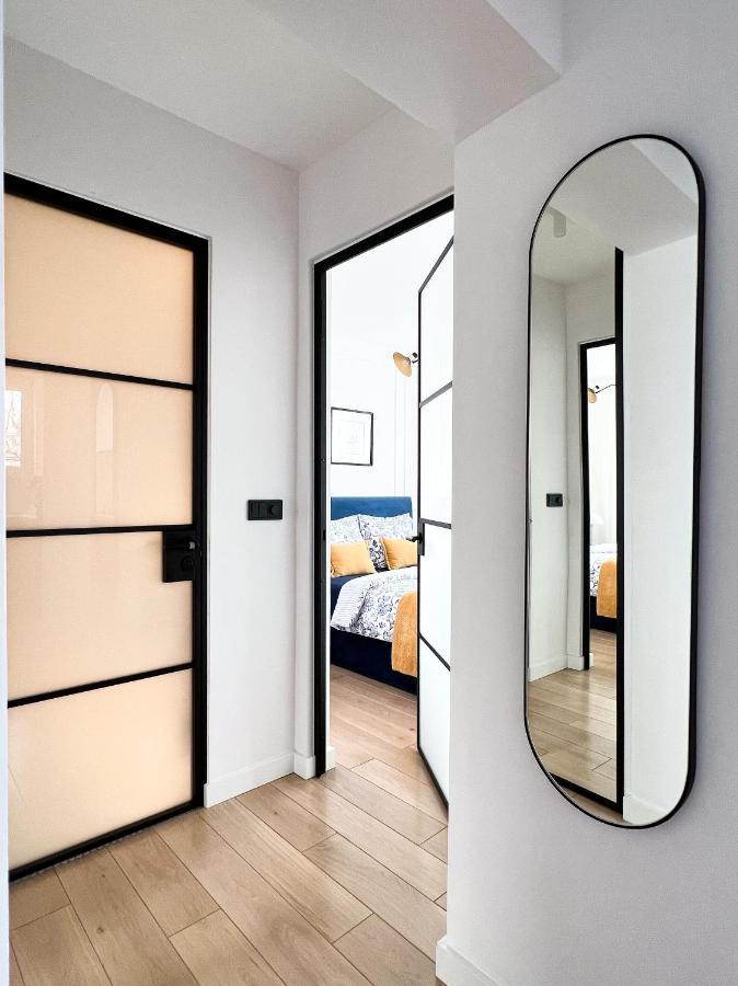 Stylowy Apartament Przy Metrze Варшава Екстериор снимка