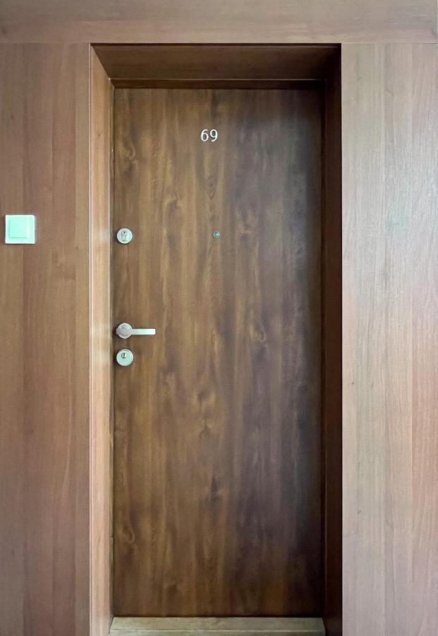 Stylowy Apartament Przy Metrze Варшава Екстериор снимка